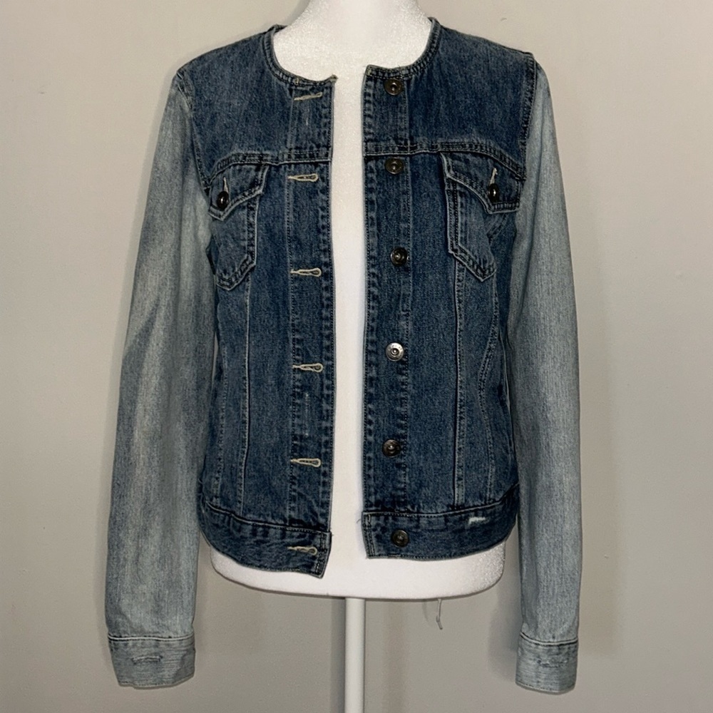 Two by Vince Camuto Two Toned Distressed Jean Jacket Size Small